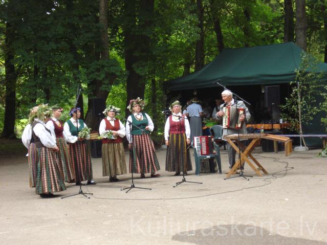 Folkloras kopa "Svitene"